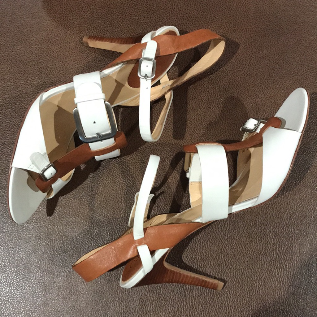 Chic Cole Haan Sling Back Heels In Tan & White With Brushed Silver Metal Buckles